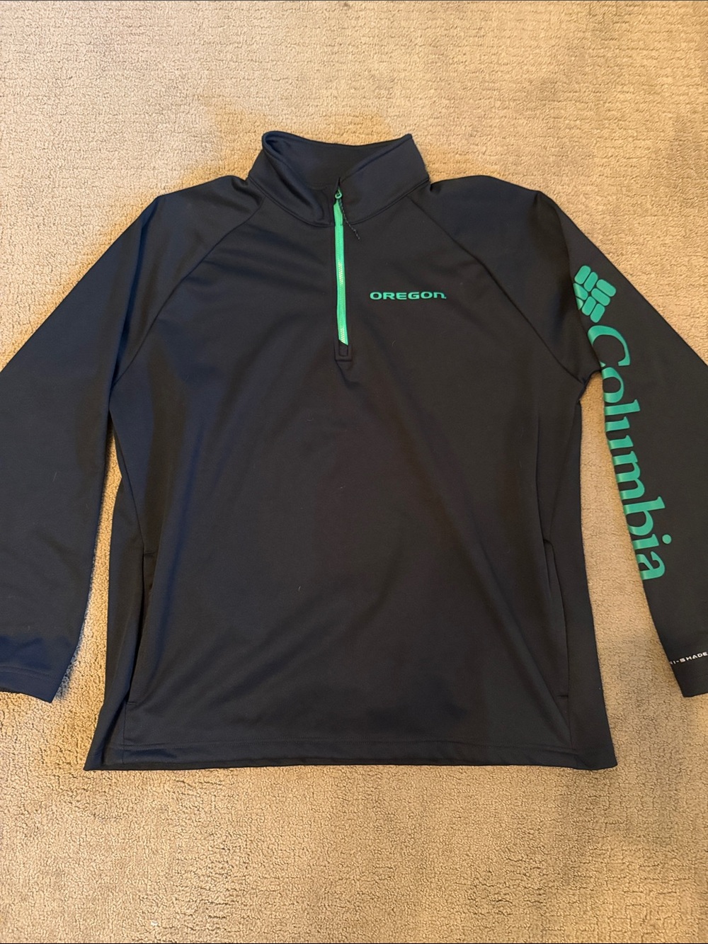 Columbia Men's Black Oregon Ducks Quarter-Zip Pullover with Green Accents XL